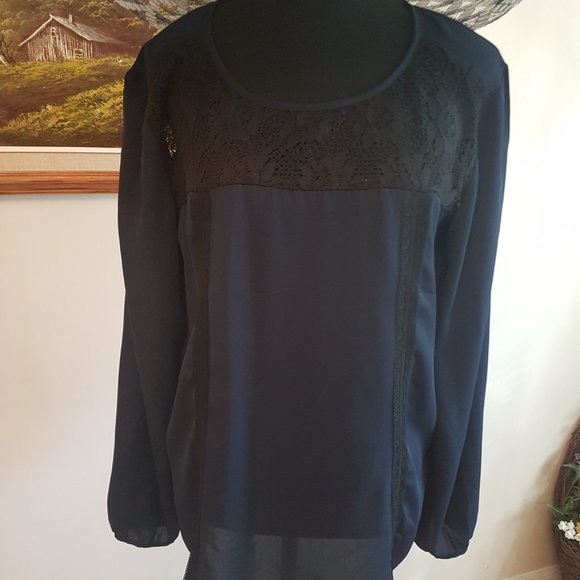 Blouse, Dark navy with a lace motif - Picture 4 of 11